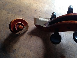 Schadenmeldung Geige Steg gebrochen Sinfonima